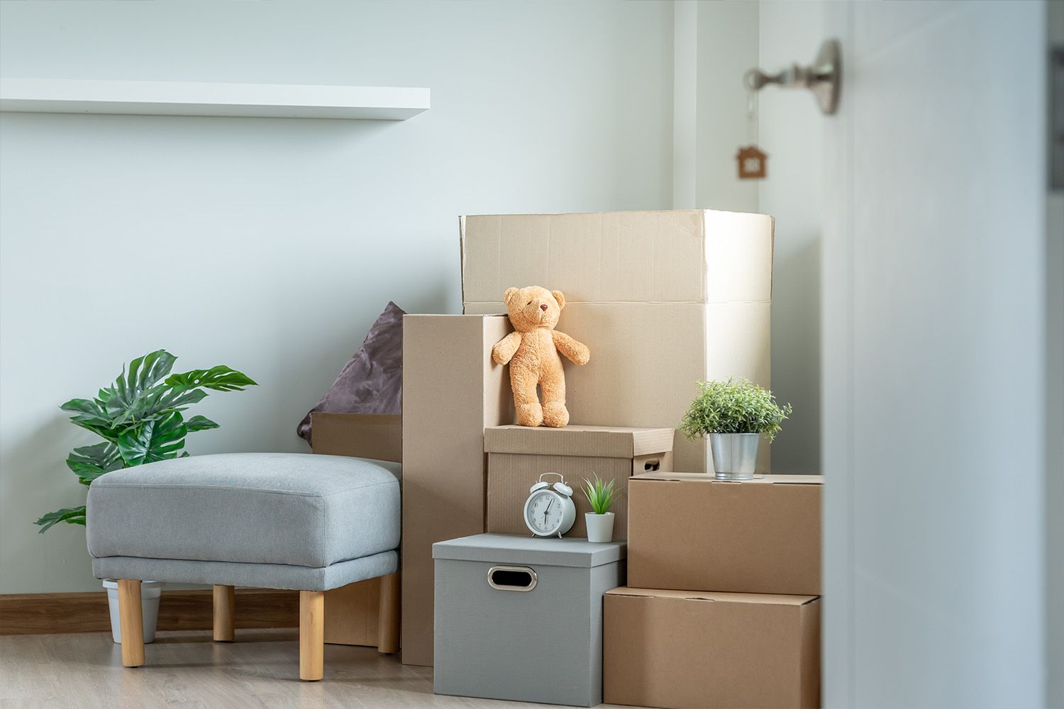 Ett rum som ska packas upp efter flytten.